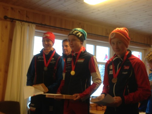 Elias på pallen i H-16