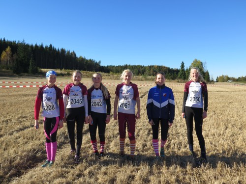 En glad D13-14 gjeng før start